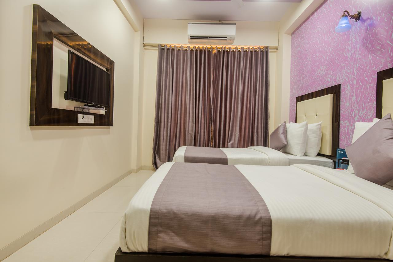 Oyo 9326 Om Sai Residency Hotel Mumbai Exterior foto