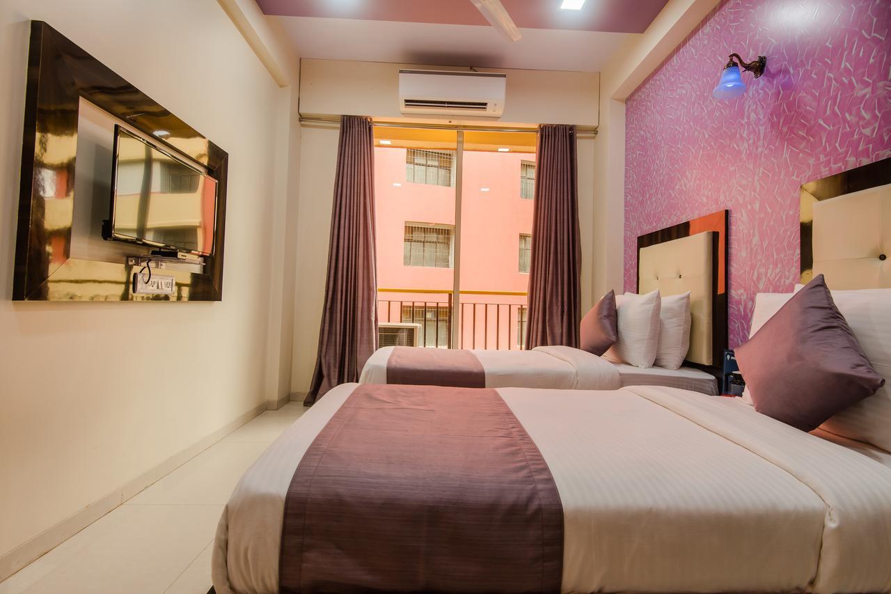 Oyo 9326 Om Sai Residency Hotel Mumbai Exterior foto
