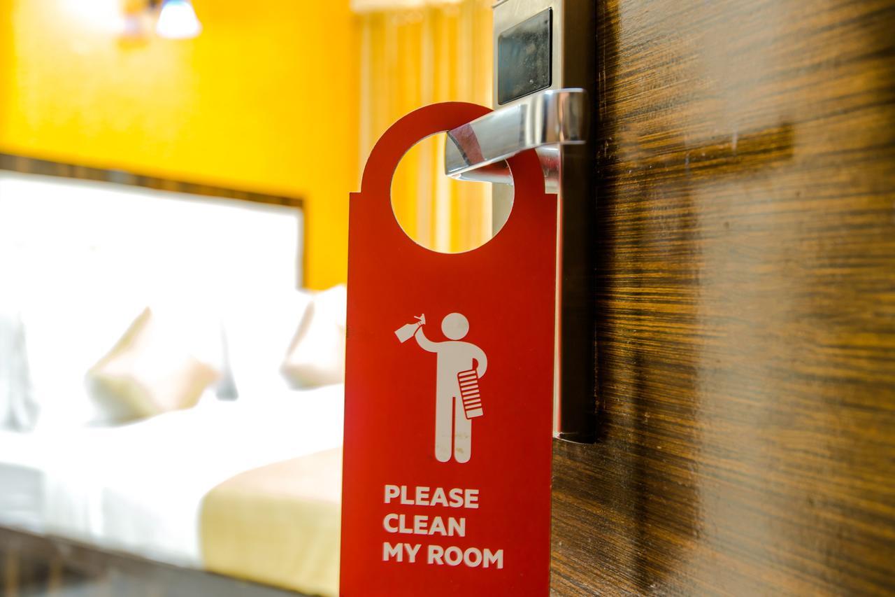 Oyo 9326 Om Sai Residency Hotel Mumbai Exterior foto